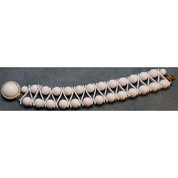 Vintage Modernist Wishbone Bead Bracelet White Plastic - Picture 3 of 4